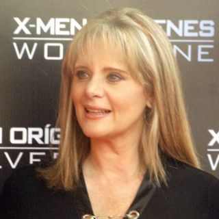 Confiesa Erika Buenfil que le falta un compañero para ser feliz