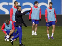 Diego Simeone ya realizó su primer entrenamiento con los colchoneros. EFE  /