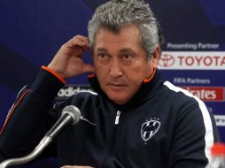 Víctor Manuel Vucetich no hace planes con Suazo en la delantera. MEXSPORT  /