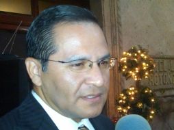 Eduardo Almaguer asegura que quiere dirigir al partido para vigilar cumplimiento de estatutos del PRI.  /