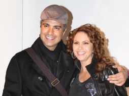 La noticia dejó en 'shock' a Camil, quien la abrazó. EL UNIVERSAL  /