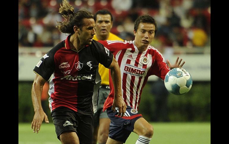 Acción del partido entre Atlas y Chivas en la Copa Asia Jalisco.  /