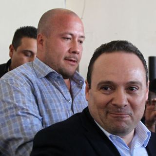 Enrique Alfaro solicita licencia