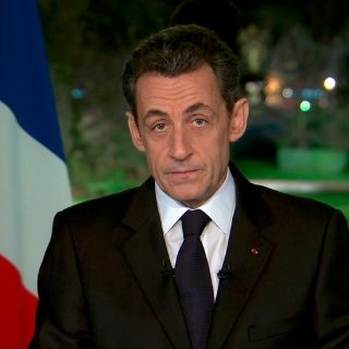Sarkozy promete reformas en mensaje de Año Nuevo