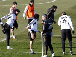 Los futbolistas se felicitaron por el año que inicia. EFE  /