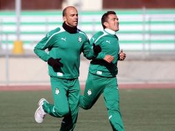 Carlos Ochoa (i) y Juan Pablo Rodríguez (d) de Santos durante sesión de entrenamiento. NOTIMEX  /
