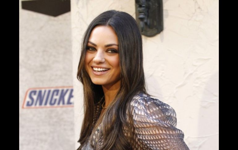 Al contrario de Bieber, la imagen de la actriz Mila Kunis es un imán de ventas.  /