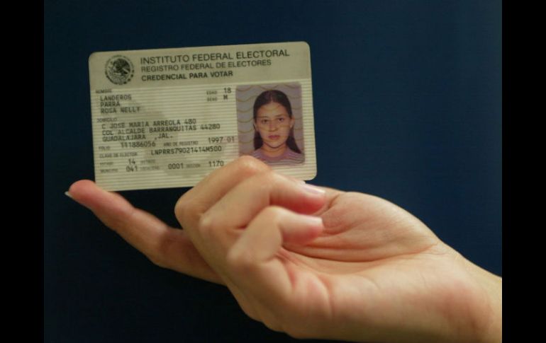 El IFE informa que la credencial 03 no se puede usar desde el 01 de enero del 2010 por lo cual pide que se renueve. ARCHIVO  /