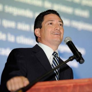 Alonso Ulloa presenta proyecto de Estado