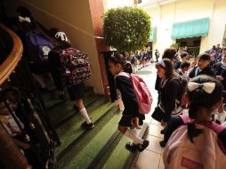 Estudiantes regresan a sus labores después del periodo vacacional decembrino  /