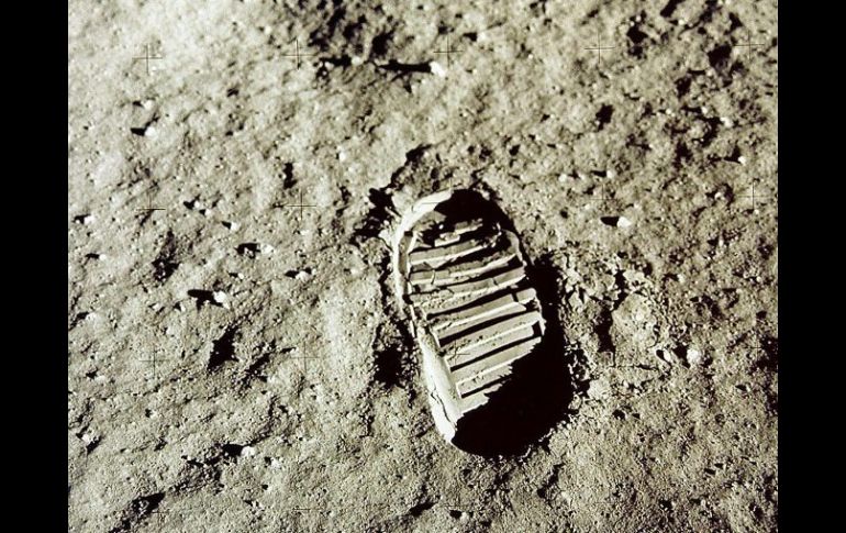 Al hollar la Luna, Armstrong dio un gran salto para la humanidad. NASA  /