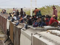 En 2011 se regularizó situación de mil 630 personas que se encontraban de manera irregular en el país. AP  /