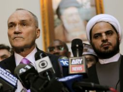 El jefe del Departamento de Policía, Raymond Kelly, confirmando que el sospechoso ya está detenido. AP  /