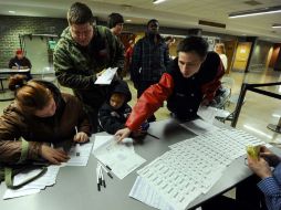 Votantes se registran para participar en el proceso de nominación presidencial del Partido Republicano. EFE  /
