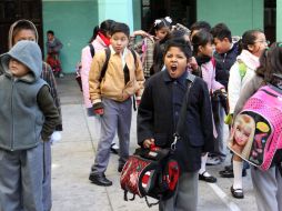 Con frio y sueño regresan a clases estudiantes, desde prescolar hasta el bachillerato para continuar con el  ciclo escolar. NTX  /