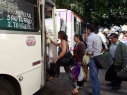 En la metrópoli operan alrededor de cinco mil unidades del transporte público. ARCHIVO  /