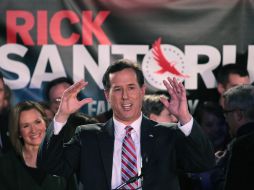 Sólo 18 votos de diferencia es lo que coloca a Santorum (imagen) sobre Romney.  /