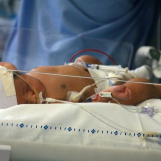 Fallece bebé arrojada por fuerte ráfaga de viento en Oaxaca