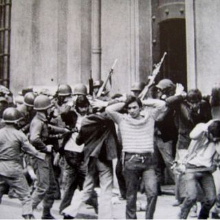 Controversia en Chile por cambio de dictadura a régimen militar