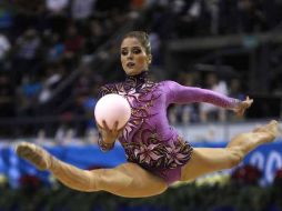 La gimnasta tapatía, Cynthia Valdez, buscará su lugar en el preolímpico del 16 al 18 de enero en Londres. ARCHIVO  /