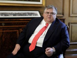 Agustín Carstens, gobernador del Banco de México (centro), afirmó que México no crecerá lo suficiente para generar empleos. ARCHIVO  /
