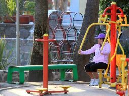 Ejercitarse en espacios al aire libre puede ser una opción que puede ayudar a su bolsillo.  /