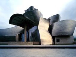 Fachada de titanio del museo. GUGGENHEIM-BILBAO.ES  /