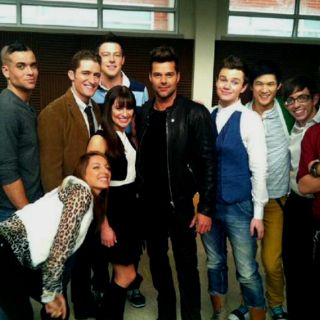 Ricky Martin graba episodio con el elenco de ''Glee!''