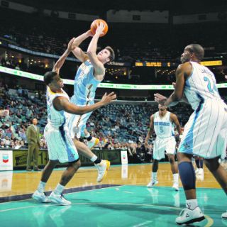 Denver gana cuarto partido al hilo a costa de Hornets