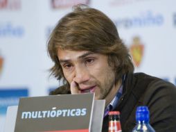 Ponzio en una rueda de prensa se despide del club aragonés tras anunciar su fichaje por el River Plate de su país. EFE  /