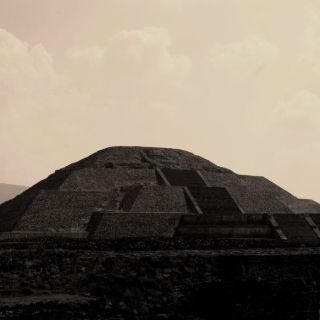 Tláloc 'convive' con visitantes en Teotihuacán
