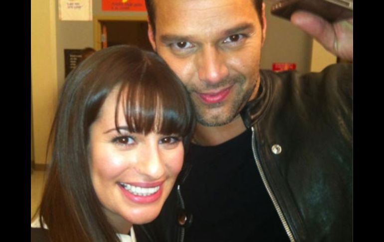 En las fotografías que compartió Martin están, además de Lea Michele, Damian McGinty y Cory Monteith. TWITTER @msleamichele  /
