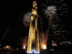 La Estela de Luz fue inaugurada en la plaza ubicada sobre Paseo de la Reforma y Circuito Interior. AFP  /