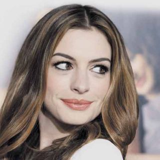 Anne Hathaway explora los secretos del amor