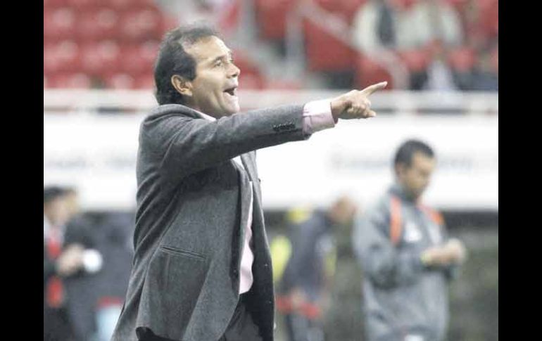 Quirarte confía en que Chivas retomará el buen camino durante los próximos encuentros del Torneo Clausura 2012. MEXSPORT  /