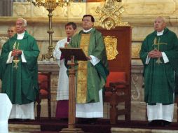 El cardenal Norberto Rivera dice que la aprobación de la ley permite que México se modernice. ARCHIVO  /