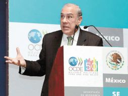 ''México va a crecer alrededor de 3%, pero no es motivo de complacencia'', declaró Gurría.  /