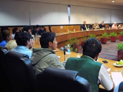 El pasado 7 de enero los normalistas se reunieron con los diputados para exigir premura en la investigación. NTX  /