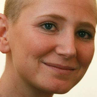 Canta Elan a Juan Gabriel en su fiesta de cumpleaños