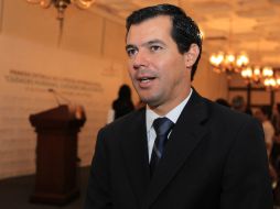 Diego Monraz opina que el multar a mujeres que se maquillen mientras conducen es una medida discriminatoria.  /