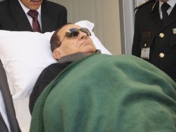 Un juez fijó para el próximo 17 de enero la fecha para reanudar el juicio contra el ex presidente egipcio Hosni Mubarak. P  /