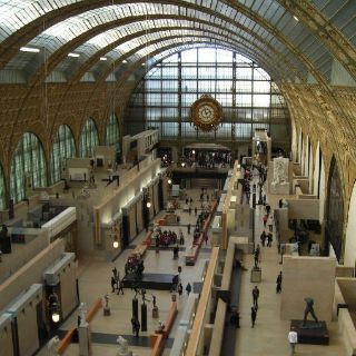 Museo de Orsay planea denunciar a Etam por improvisar un desfile en sus salas