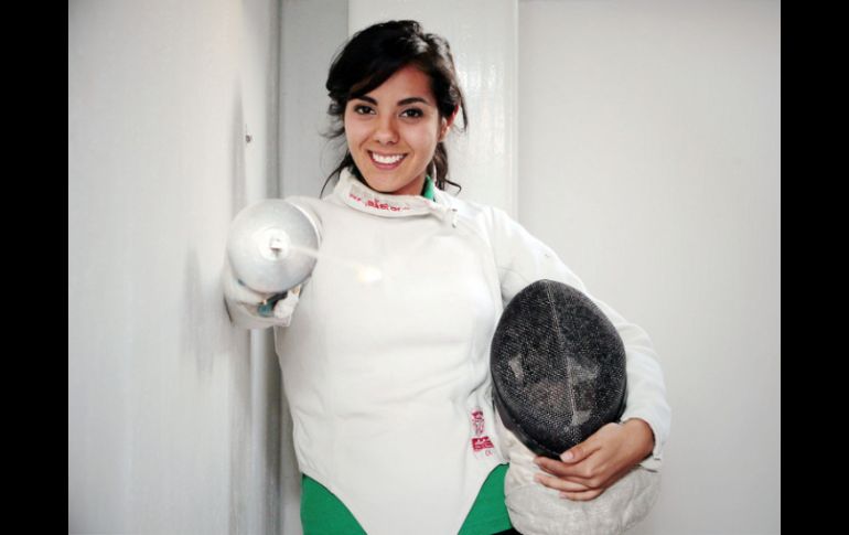 La esgrimista jaliscience ya recibió la confirmación de la Conade para viajar a Italia. ARCHIVO  /
