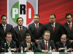 El precandidato presidencial único del PRI presentó a sus colaboradores en la contienda. REUTERS  /
