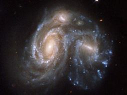 Los astrónomos descubren otros mundos por medio de distintas técnicas y mirando a través de telescopios espaciales y terrestres. AP  /