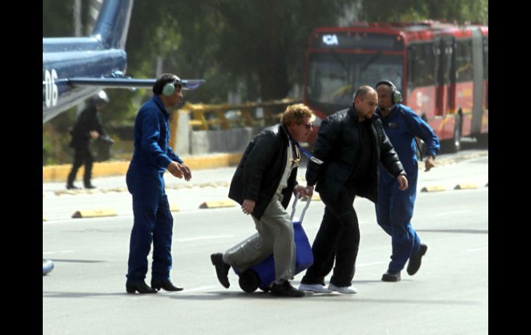 Después de la caída del corazón, los miembros de la Secretaría de Salud lo llevaron de inmediato al hospital. EL UNIVERSAL  /