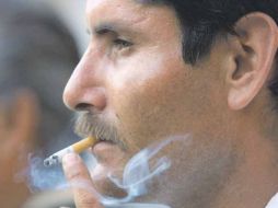 El Ayuntamiento busca homologar las sanciones por fumar en edificios públicos con las aplicadas a nivel federal.  /