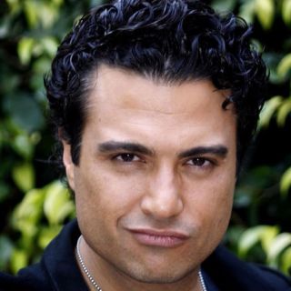 Dice Jaime Camil que caracterizado de mujer se parece a J.Lo