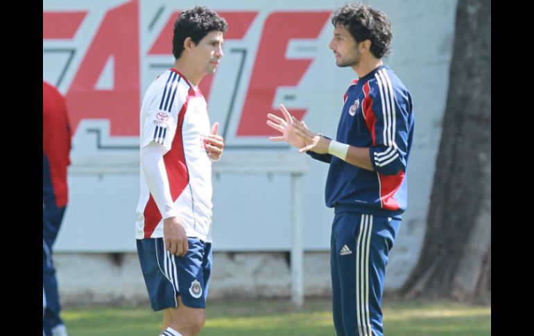 Magallón (i) aseguró que el equipo ha corregido muchos errores y jugará diferente ante Jaguares.  /