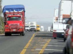 Una de las carreteras contempladas este año para su modernización es la de Santa Rosa-La Barca. ARCHIVO  /